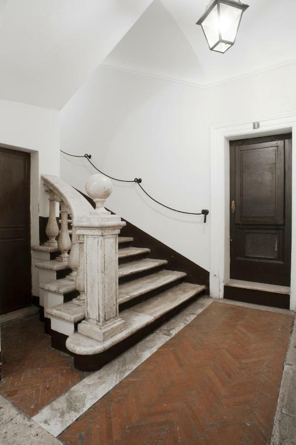 Santa Cecilia Apartment In Via Del Corso Roma Exterior foto